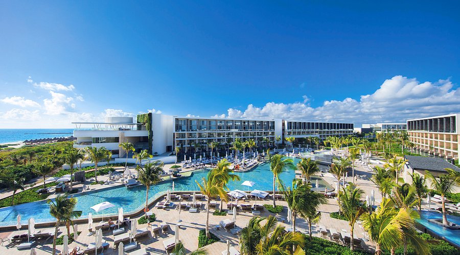 TRS Coral Hotel adults-only all-inclusive resort with modern design and beachfront pools in Costa Mujeres.